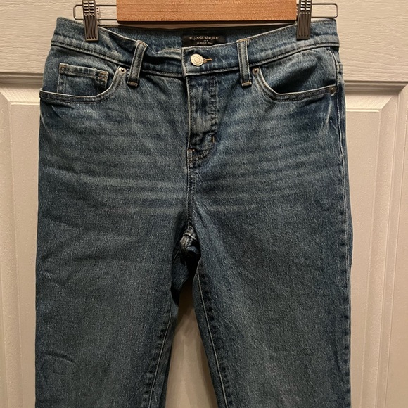 PRE-OWNED Banana Republic  Women's Slouch Jean- Cuffed Bottom - Petite 25/0 - Picture 3 of 6